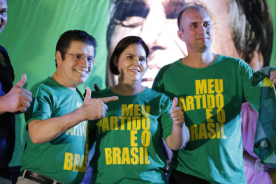 Com Bolsonaro via celular, 2 coroneis da PM formam chapa em MT