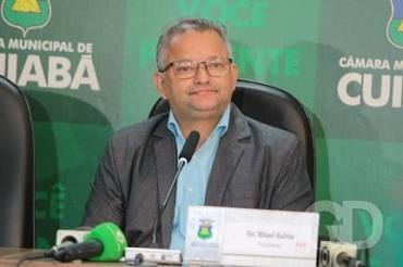 Misael Galvão é notificado em posto de gasolina sobre decisão para Abílio retornar ao mandato 