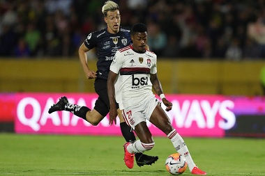 Flamengo abre decisão da Recopa com empate fora contra Del Valle